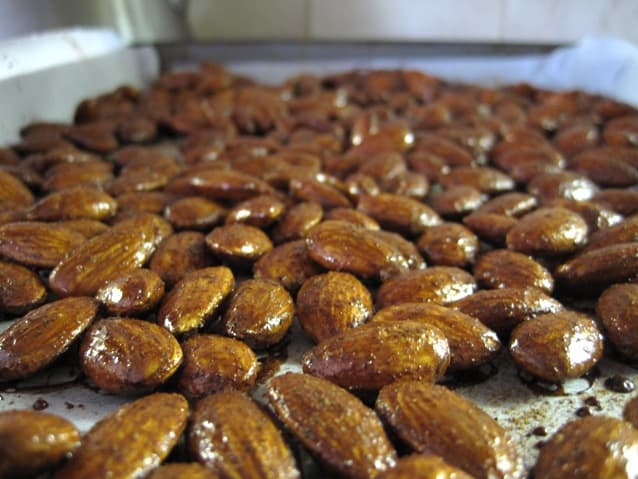 gingerbread roasted almonds