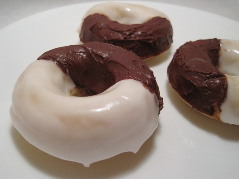 black and white cookie donuts (baked!)