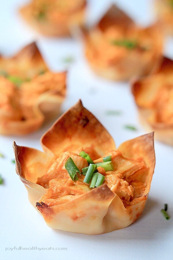 Skinny Buffalo Chicken Wonton Cups