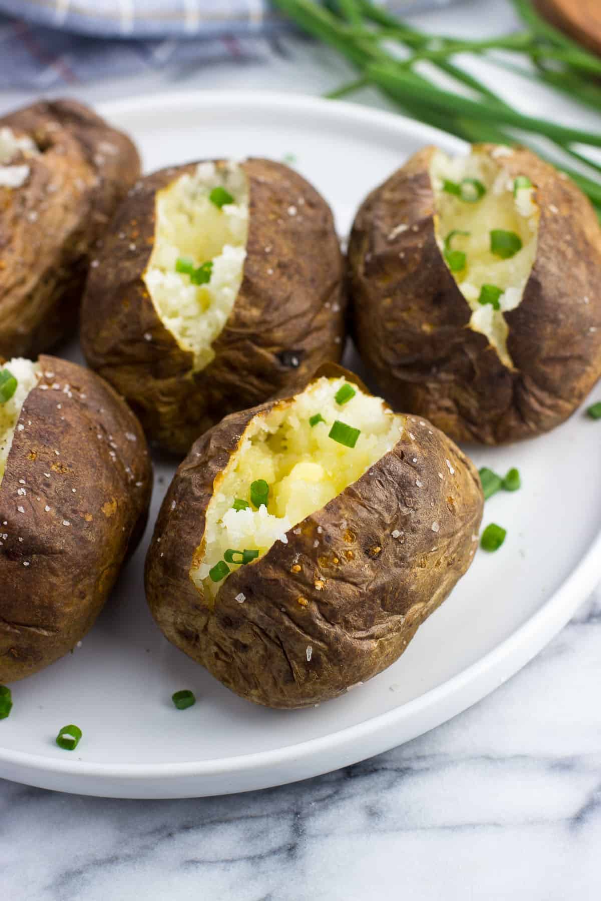 https://www.mysequinedlife.com/wp-content/uploads/2022/10/air-fryer-baked-potato-1200-2.jpg