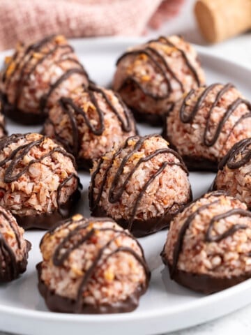 The batch of macaroons on a round serving plate.